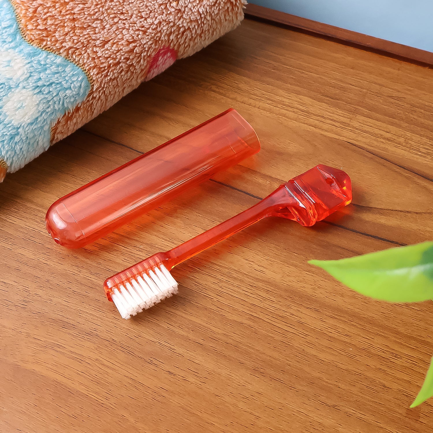 Portable Folding Toothbrush with Built-in Travel Case (1 Pc) Portable Folding Toothbrush with Built-in Travel Case (1 Pc)